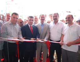 Görkemli açılış