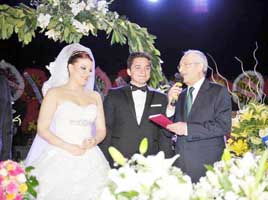 CHP'li Haluk Koç oğlunu evlendirdi