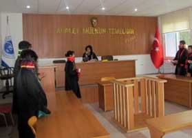 Evlenmiyoruz, boşanıyoruz!