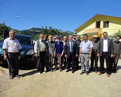 Köy halkının sorunlarını dinledi
