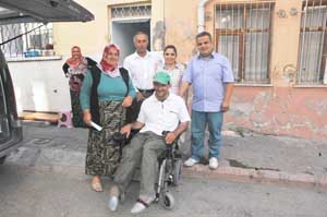 Talihli genç arabasına kavuştu