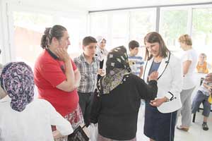 BAYAN DEMİRTAŞ mahalleyi agırladı