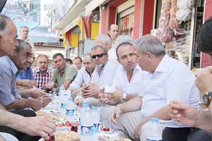 DEMİRTAŞ: ESNAFA SAHİP CIKMALIYIZ