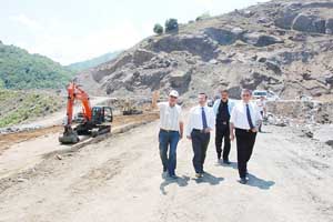 VALİ HÜSEYİN  AKSOY YILANLI DERE'DE