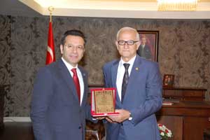 BARO'DAN AKSOY'A TEŞEKKÜR PLAKETİ