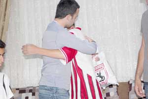 SAMSUNSPOR AŞIĞI MURAT'A SÜRPRİZ DOĞUM GÜNÜ