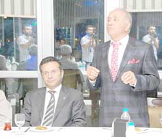ESNAFTA, VALİ'DE SAMSUNSPOR DEDİ
