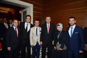 AK Gençleri Başbakanla buluşturdu