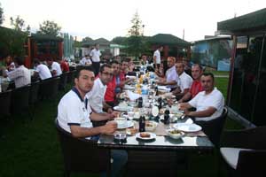 İFTAR YEMEĞİNDE BULUŞTULAR