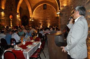 'BİZ BİR AİLEYİZ'
