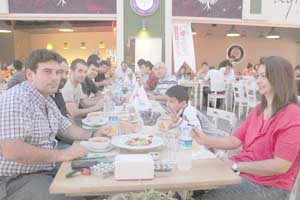 LOVELET OUTLETTEN BASINA İFTAR