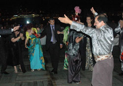 Güzeloğlu, Sarayburnu'nda