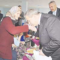 BAYRAMLAR İNSANLIĞI KAYNAŞTIRIYOR