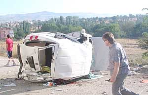 Minibüs Takla Attı: 2 Ölü, 2 Yaralı