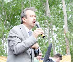 TEKİN:"PROJELERİMİZLE KONUŞUYORUZ"