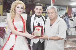 EVLENENLERE  PLAKET