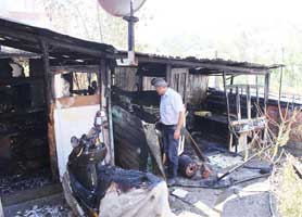 PEKMEZ YAPARKEN KOMŞUNUN EVİNİ YAKTILAR