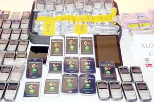 KAÇAK CEP TELEFONU OPERASYONU