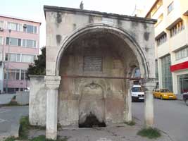 TARİHİ ÇEŞME BAKIM İSTİYOR...