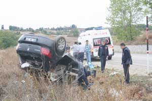 OTOMOBİL TAKLA ATTI