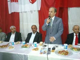 YILDIRIM'DAN PARTİLİLERE YEMEK