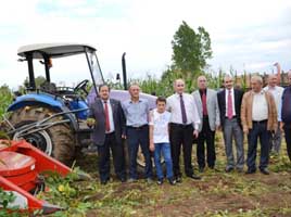 Sılajlık soya ve mısır ekili tarlada hasat yapıldı