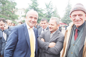 adaylığını açıkladı