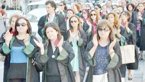 19 avukat birden dava açtı