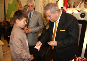 ÇOCUKLARI SEVİNDİRDİ