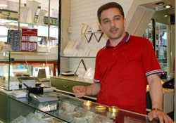 Esnaf, borcu borçla ödüyor