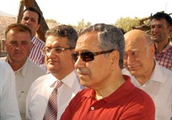 Arınç'tan geçmiş olsun ziyareti