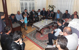 ORDA BİR KÖY VAR UZAKTA