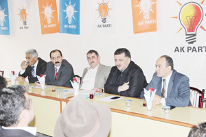 Yeni ilçe başkanları değerlendirildi