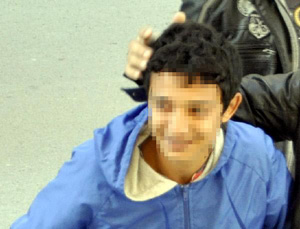 15 YAŞINDA UYUŞTURUCU SATMAKTAN GÖZALTINA ALINDI