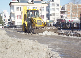 Terme'de kar yağışı bitti, temizliği başladı