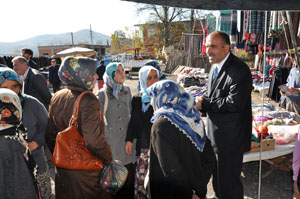 Engin denizler taş atmakla bulanmaz