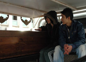 OKULUN ÖNÜNDE BIÇAKLANAN LİSELİ ÖLDÜRÜLDÜ