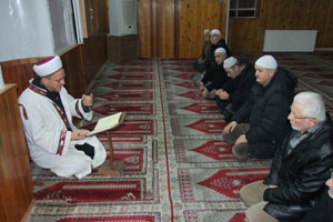 Bafrada cuma sabahları Yasin-i Şerif tefsir programı yapılıyor