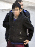 KENDİSİNE KÜFÜR EDENİ SIRTINDAN BIÇAKLADI