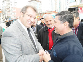 "Alnım açık başım dik"