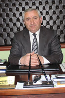 Çiftçi tarımsal destek kaydını yaptırıyor