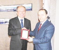 Burma'ya Teşekkür Plaketi