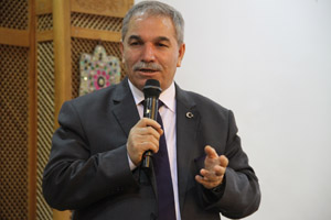 DEMİRTAŞ HİZMET ETMEK BOYNUMUZUN BORCUDUR