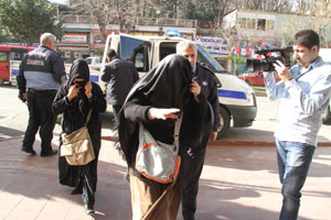 İLKADIM ZABITA EKİPLERİ DİLENCİLERE GÖZ AÇTIRMIYOR