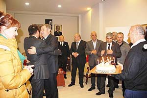 ÇAMAŞ'TAN SÜPRİZ YAŞ GÜNÜ