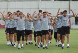 Yoğun tempo sürüyor