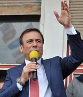 Hizmet dedikoduyla değil, projeyle olur