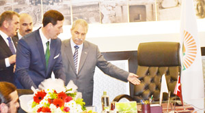 İLKADIMDA DEVİR TESLİM