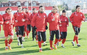 KAR:"TEK DÜŞÜNCEMİZ PLAY-OFF'U GARANTİLEMEK"