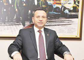 ZOR ŞARTLARDA ÇALIŞIYORLAR